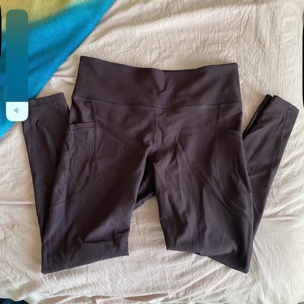 Lot of Two Old Navy Powersoft Active Leggings - Picture 2 of 7